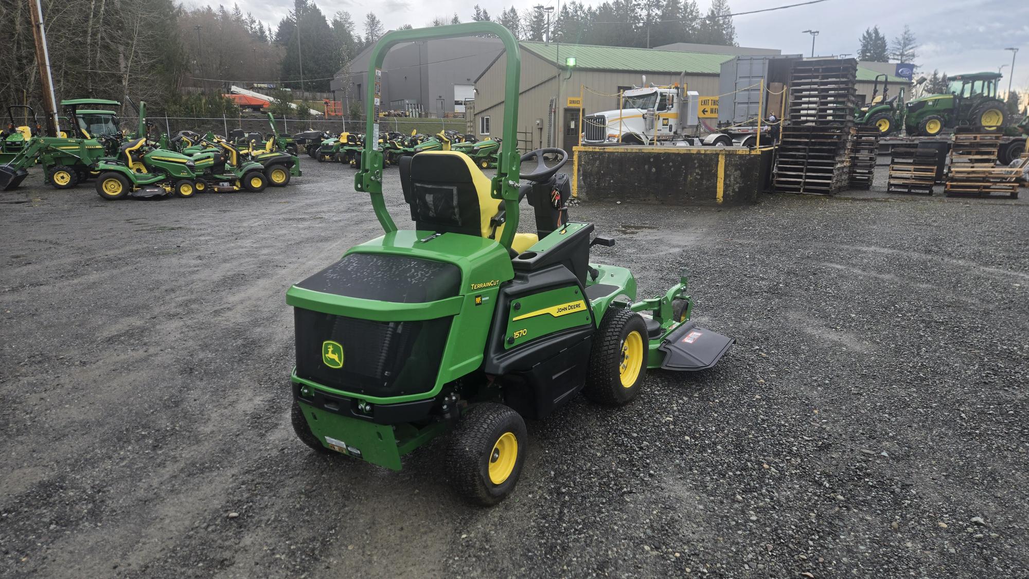 2024 John Deere 1570