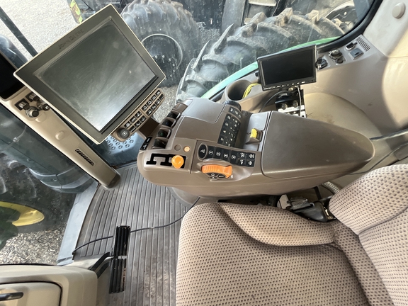 2018 John Deere 8270R