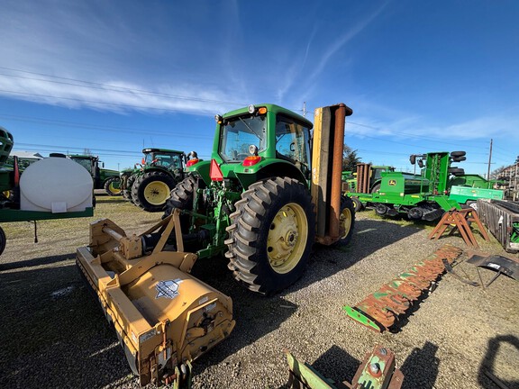 2011 John Deere 7330