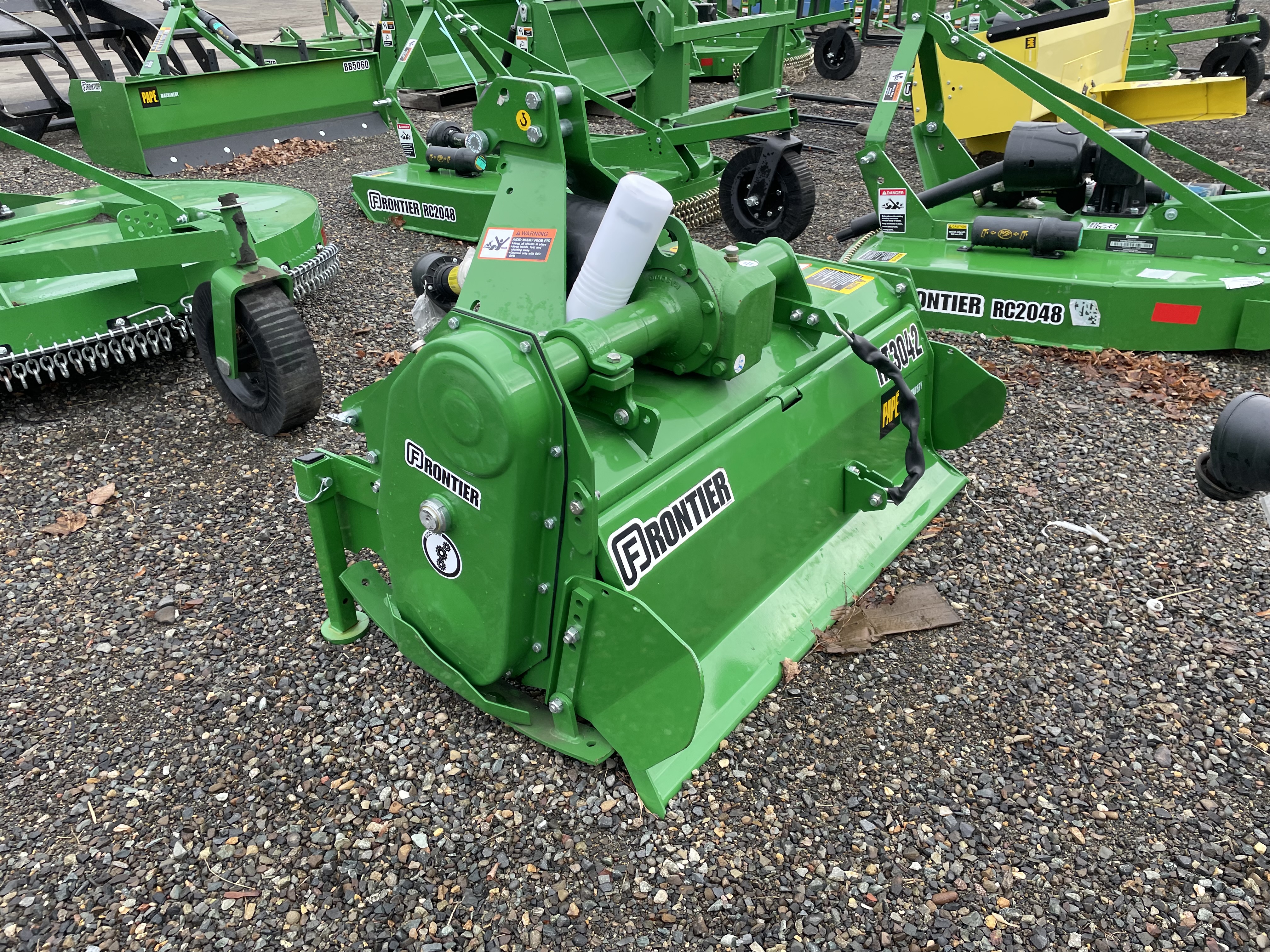 2023 Frontier RT3042