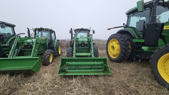 2016 John Deere 6120M