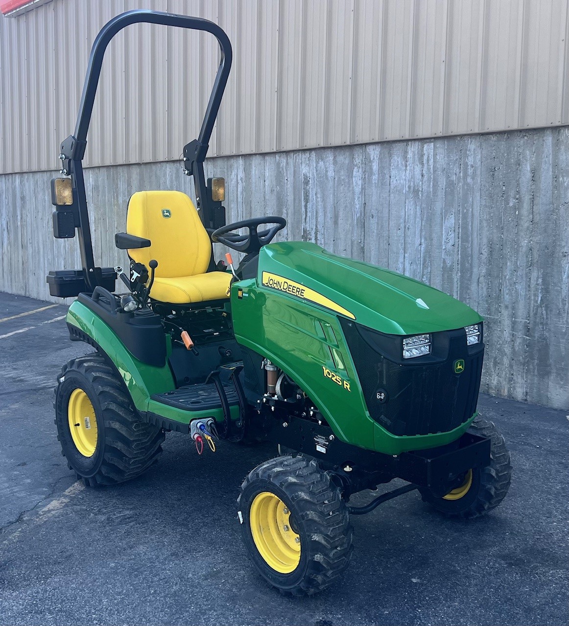 2023 John Deere 1025R