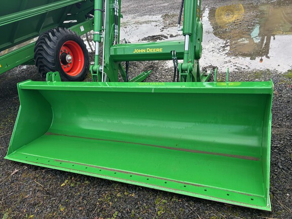 2023 John Deere 680R