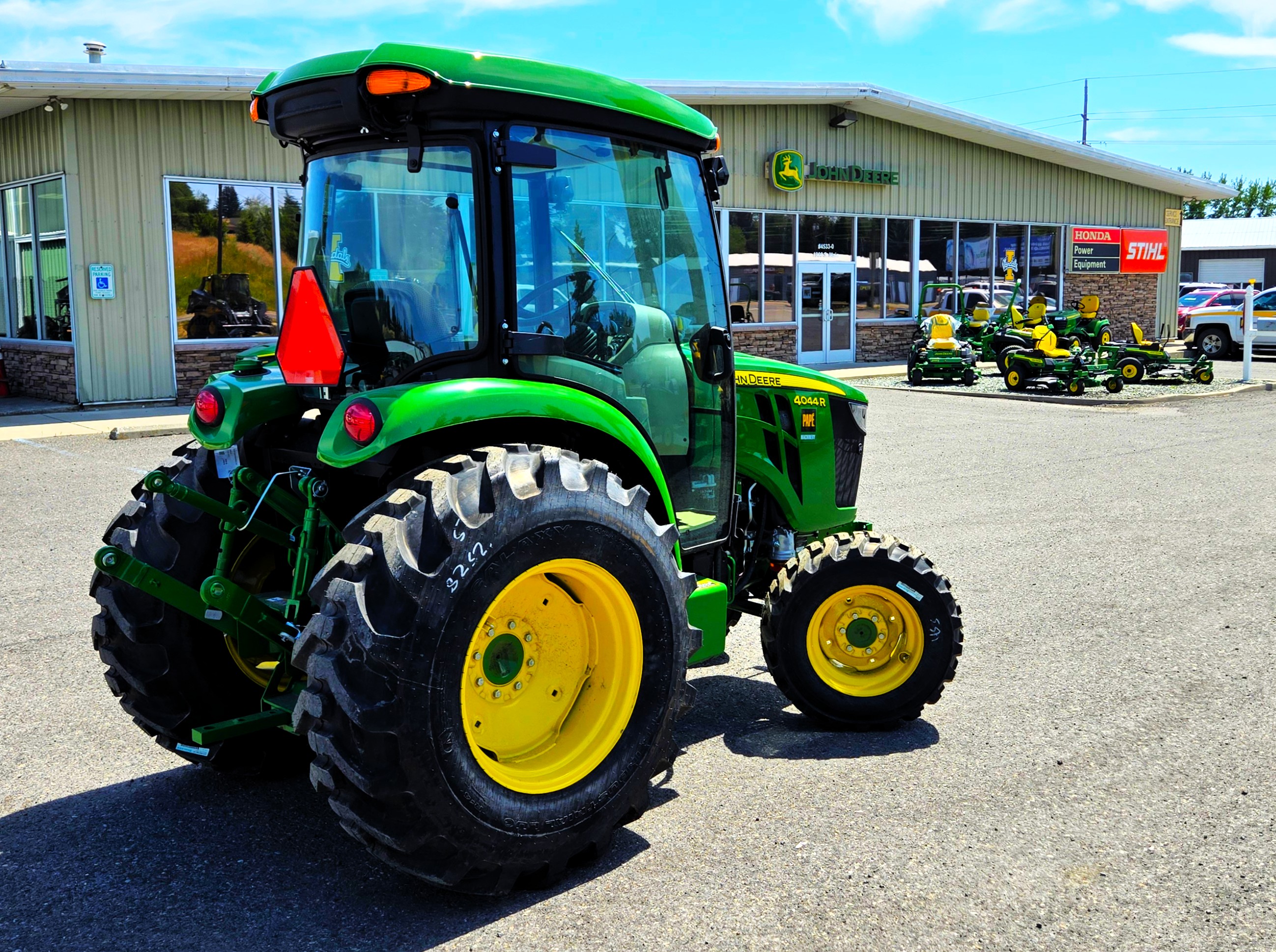 2024 John Deere 4044RC
