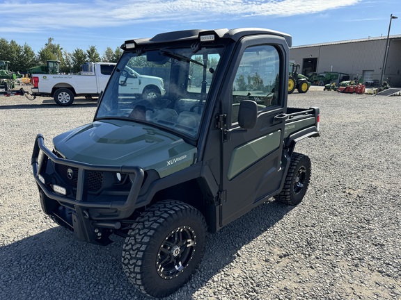 2023 John Deere 865R