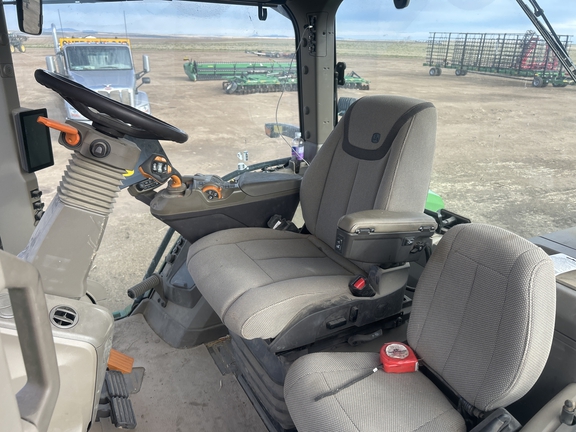 2025 John Deere 7R230