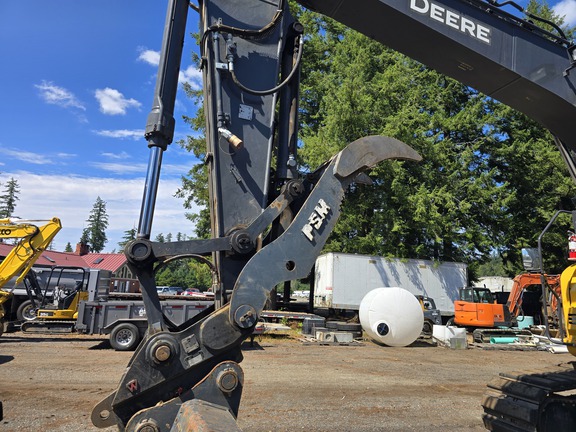 2021 John Deere 245GLC