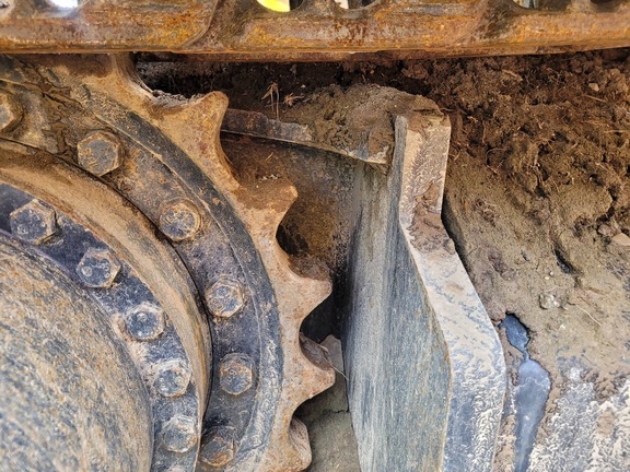 2023 John Deere 245P