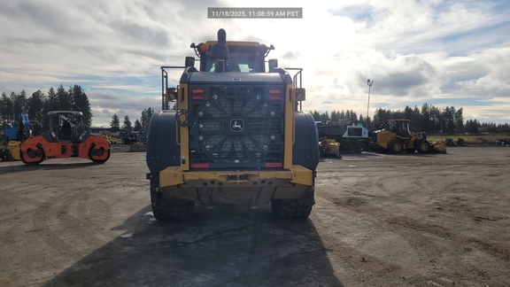 2022 John Deere 744LHL