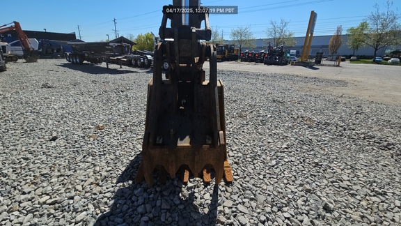 2022 John Deere 250GLC