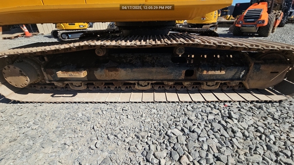 2022 John Deere 250GLC