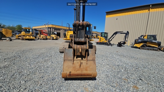 2022 John Deere 250GLC