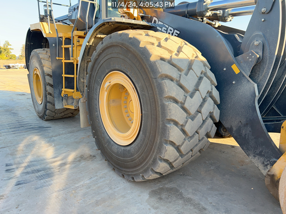 2022 John Deere 844LAH