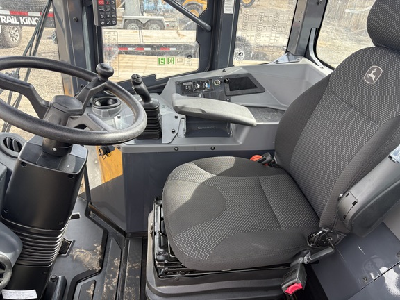 2025 John Deere 544G