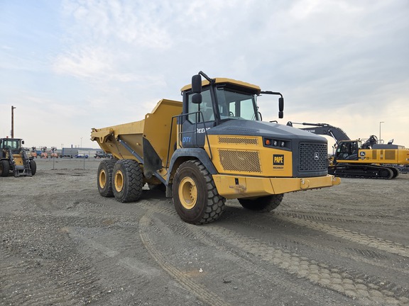 2022 John Deere 260E