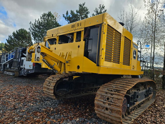 2022 John Deere 670GLC