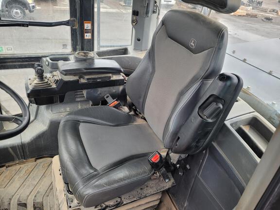 2019 John Deere 824L