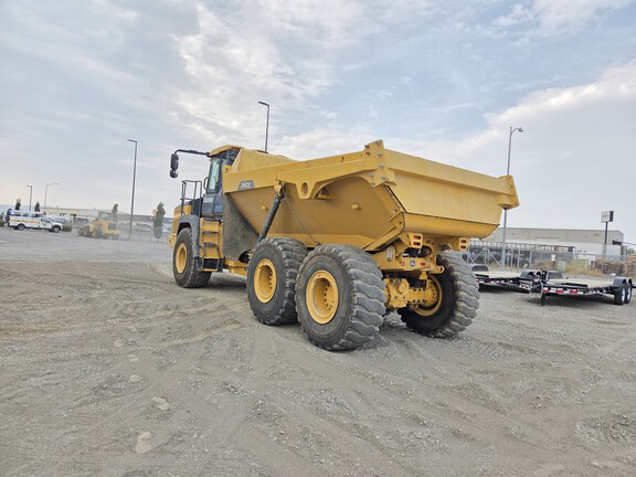 2022 John Deere 260E