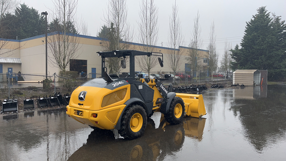 2022 John Deere 204L