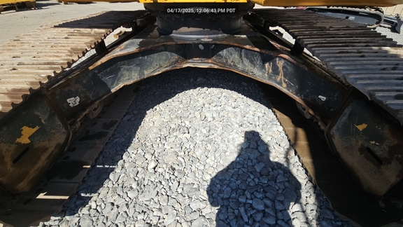 2022 John Deere 250GLC