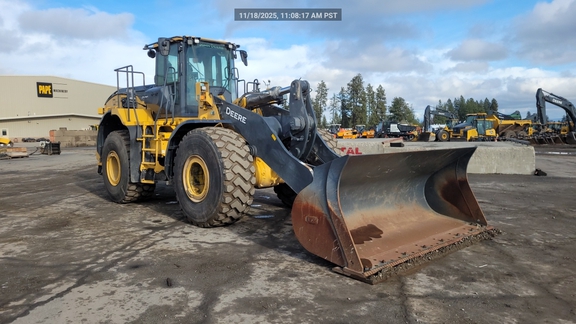 2022 John Deere 744LHL