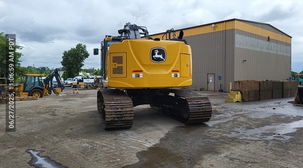 2022 John Deere 345GLC