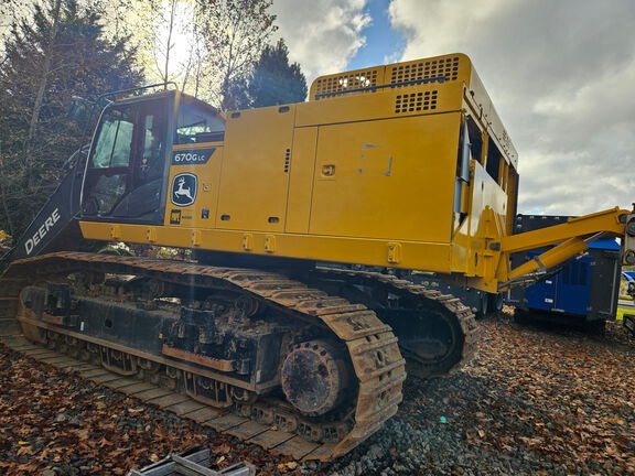 2022 John Deere 670GLC