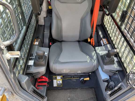 2024 John Deere 335P