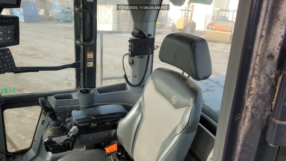 2022 John Deere 744LHL