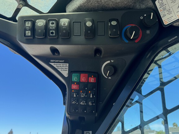 2023 John Deere 331G