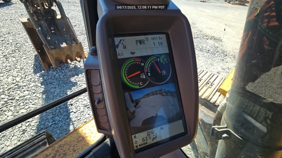 2022 John Deere 250GLC