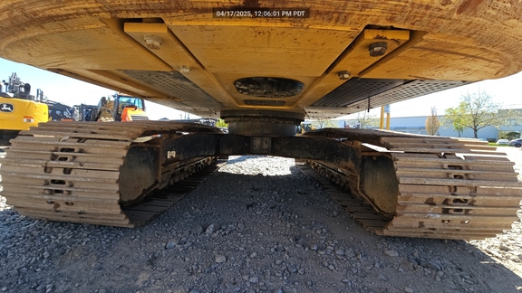 2022 John Deere 250GLC