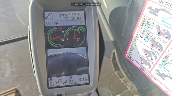 2022 John Deere 245G