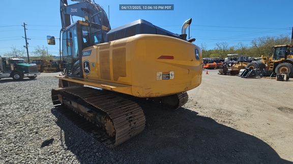 2022 John Deere 250GLC