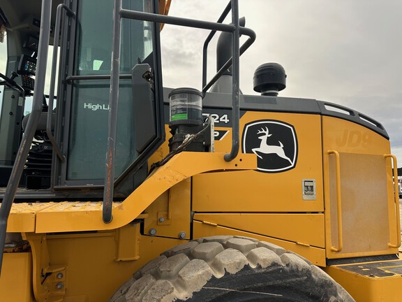 2022 John Deere 724PHL