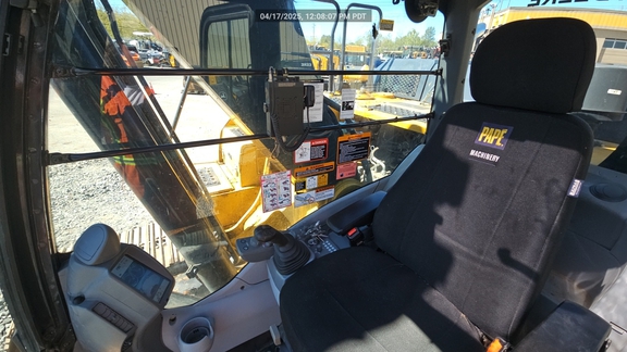 2022 John Deere 250GLC