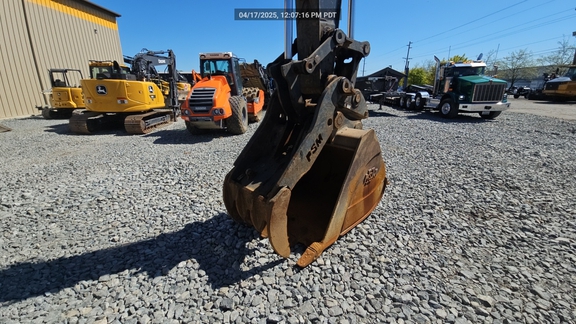 2022 John Deere 250GLC