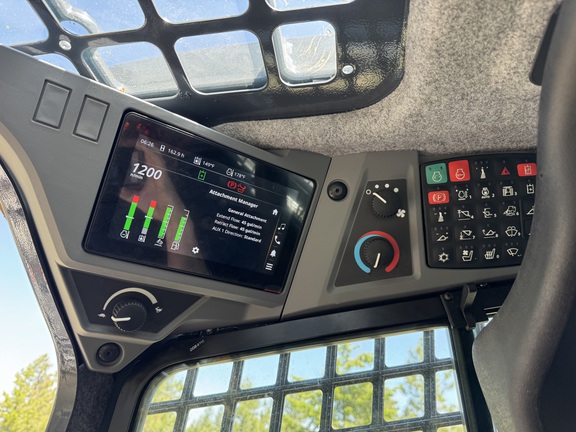 2024 John Deere 335P