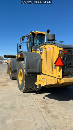 2022 John Deere 844LAH