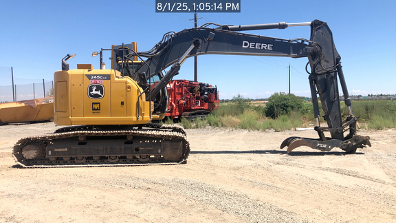 2022 John Deere 245G