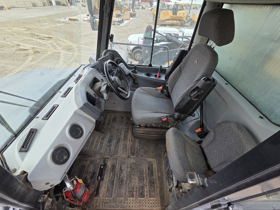 2022 John Deere 260E