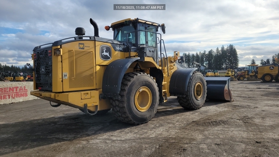 2022 John Deere 744LHL