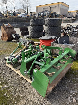 2015 John Deere 1025R