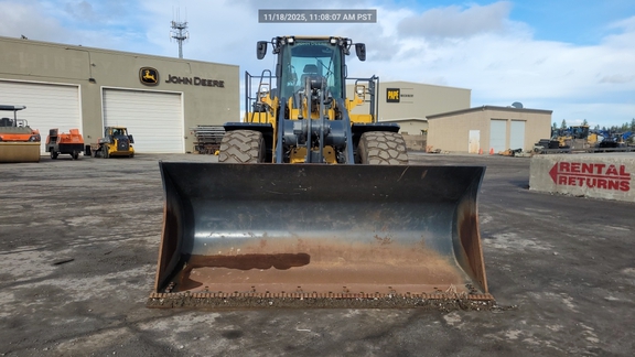 2022 John Deere 744LHL