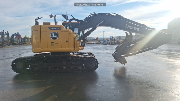 2022 John Deere 245G