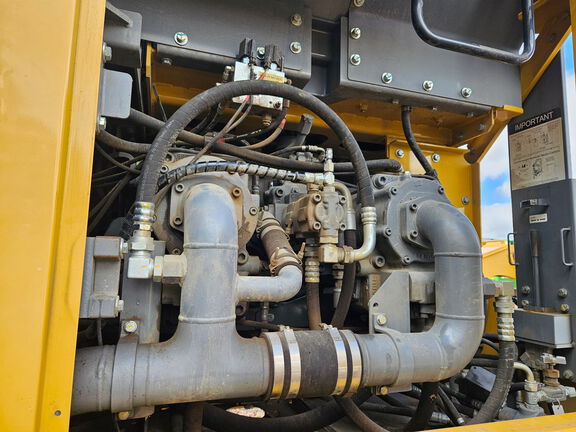 2022 John Deere 670GLC