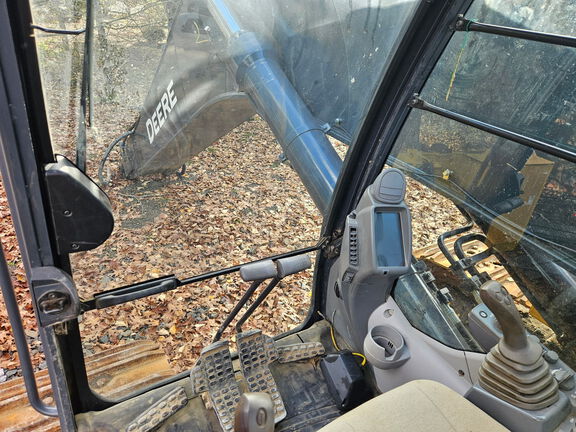 2022 John Deere 670GLC