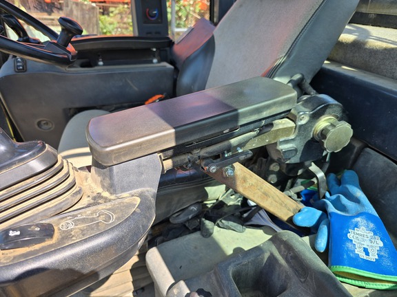 2017 John Deere 744K