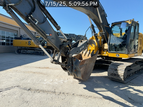 2021 John Deere 245G