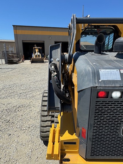 2023 John Deere 331G